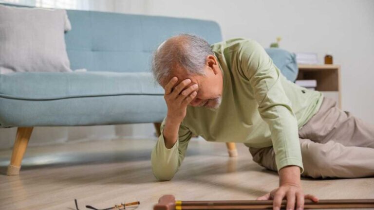 Queda em idosos: as causas, as consequências e as formas de prevenção e tratamento