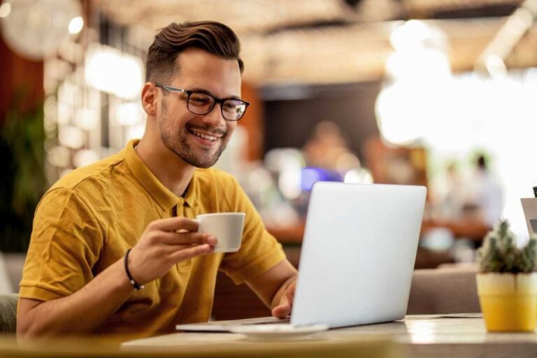 Evolução da internet da Web 1.0 à economia da atenção: o impacto no Marketing Digital